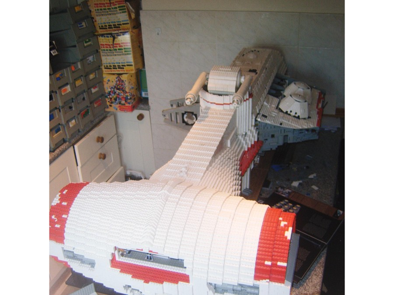 Illustration for article titled Crazy Guy Making Huge Minifig Scale Lego Corellian Corvette